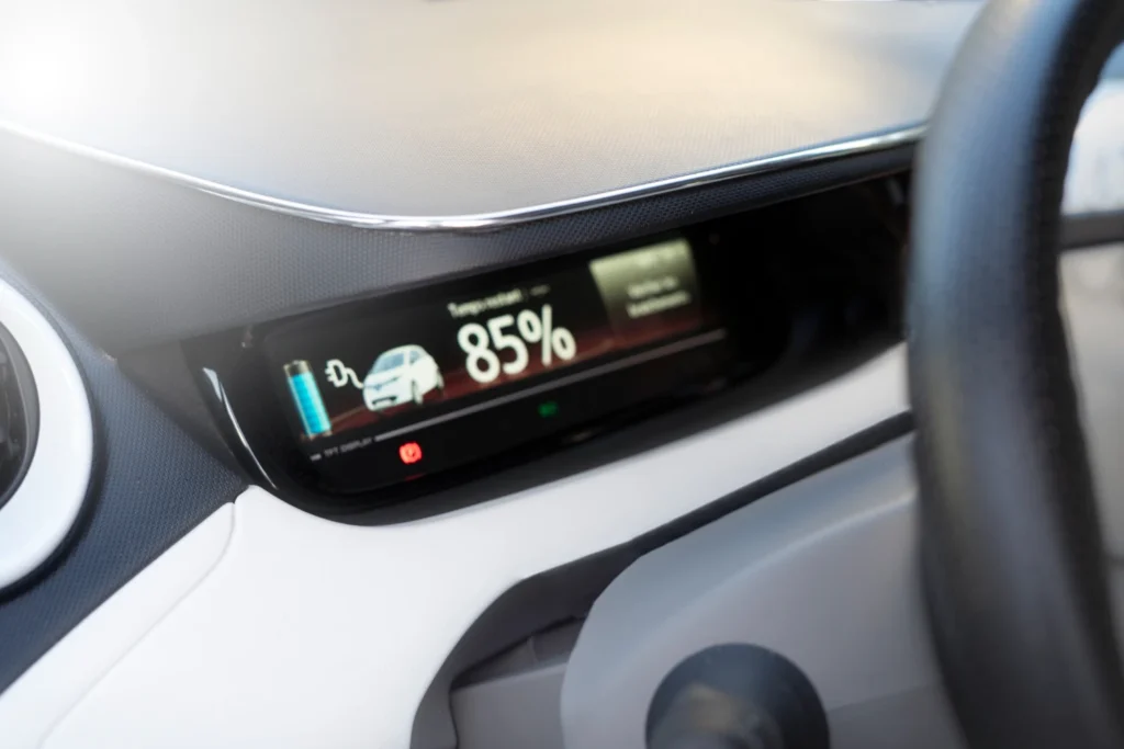 Working mechanism of AC in Electric Cars and Its Performance